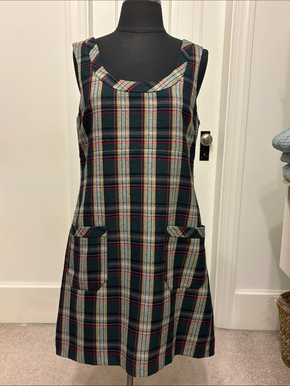 Vintage Old Navy Plaid Sleeveless Shift Dress Front Pockets Fall Layer Classic